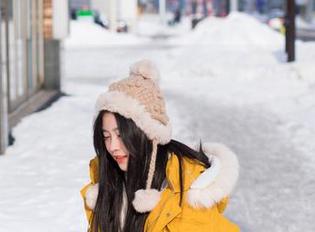 爱蜜社 – 更新后的张思允Nice，泳池旁的这张原图让我想问：谁不想一起来拍照？
