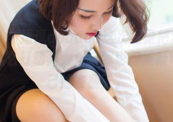 爱蜜社 – 逗逗doudou这次愣是把水手服拍得这么打动人，看来我也得重新审视自己的衣橱了。