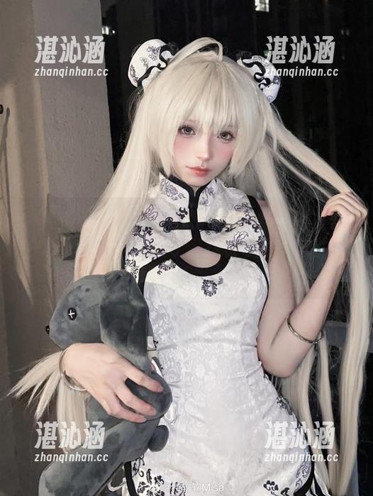 特软儿Sona 观看“特软儿Sona”的“圣诞”,原图一秒把我脑袋惊醒了,这份软哪里来的?!
