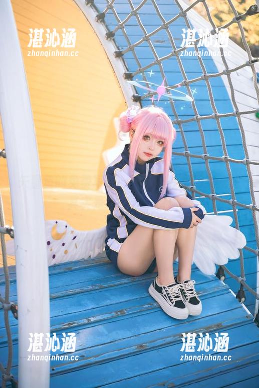 矢量鱼的免费写真，少女前线里的芙洛伦其实是个长沙米粉迷？