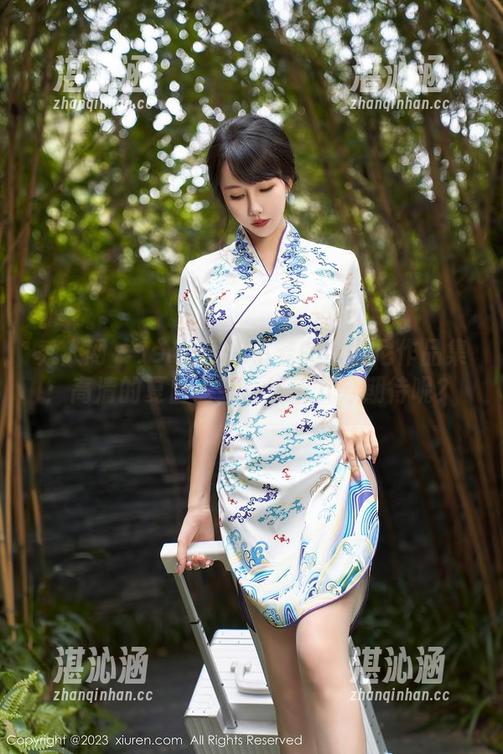 秀人网 - Jennifer小若的比基尼作品集：高清的夏日诱惑，该留几分期待呢？