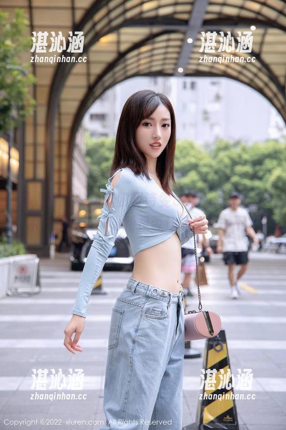 秀人网 - 一边欣赏夏诗雯Sally的镂空艺术，另一边，更新是否让你绊了一下？