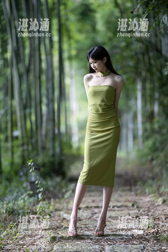秀人网 - 不一样的修女：容容容Alice精选套图，简直挑战传统形象