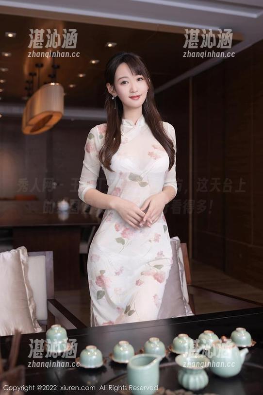 秀人网 - 王俪丁呀真会选地方，这天台上的美图图集比想象的好看得多！
