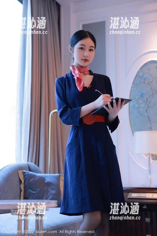 秀人网 - 照片里的王馨瑶yanni，难怪大家都喊她美脚女神，这也太优惠了吧？