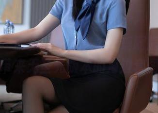 秀人网 – 暗藏的泳衣魔力，瑶啊摇的瑶为你带来无圣光版本的海边套图！