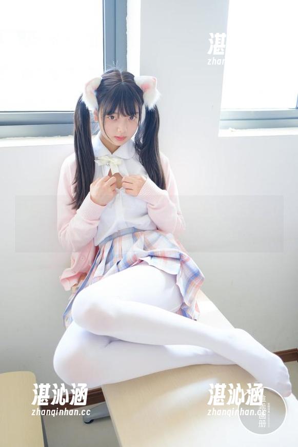 稚乖画册 - 赤西夜夜的私房乱入：晴空-03，80D白丝引发的疯狂联想！