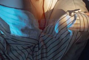 纸悦Etsu_ko的私房版面：这图集里诠释了秘书的另一种姿态。