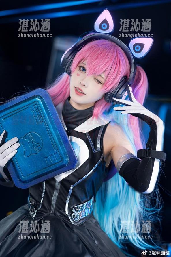 腥味猫罐魔力写真，在线夜莺让我一时间不知所措