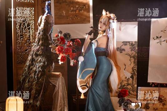 黑丝女教师的课堂：芋圆侑子图包里的知识点，可能会让你觉得…不太专心？