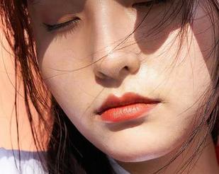 蜜桃社 – 图集里的桃乃香Tina：学妹的俏皮瞬息，定制造梦？