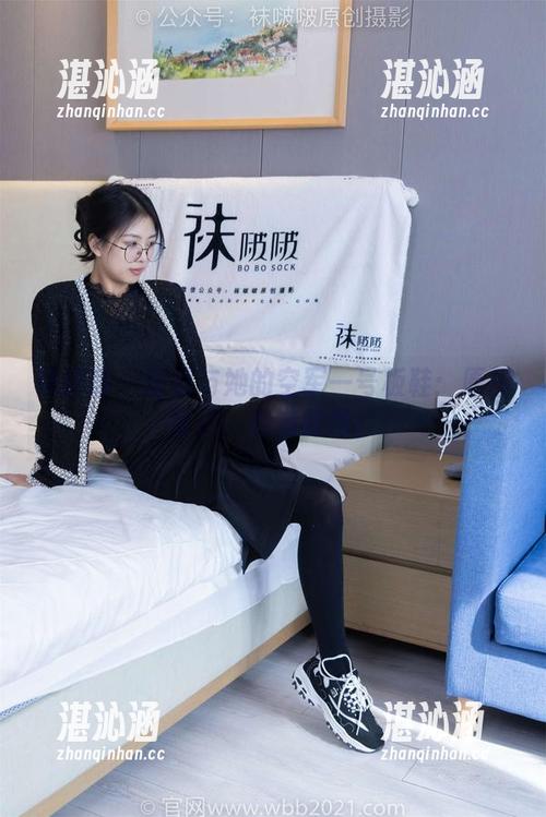 袜啵啵-瑶瑶 袜啵啵 - 瑶瑶与她的空军一号板鞋:原图收录,精选时尚!