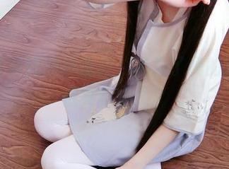 西尔酱和她的裤里丝，成为了我的壁纸收藏夹新成员。