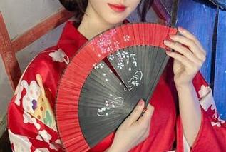 微密圈 – 心头一震啊，这纯白的高清壁纸，轩子巨二兔用表情把我打动了，气氛营造得太绝。