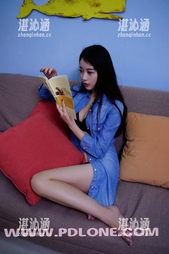 轰趴猫 - 谁能拒绝曲曲的护士图集？资源下得令人心痒！