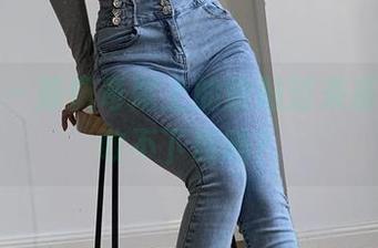 微密圈 – 陈佩奇献上的脸贴过来系列，你敢不下载吗？