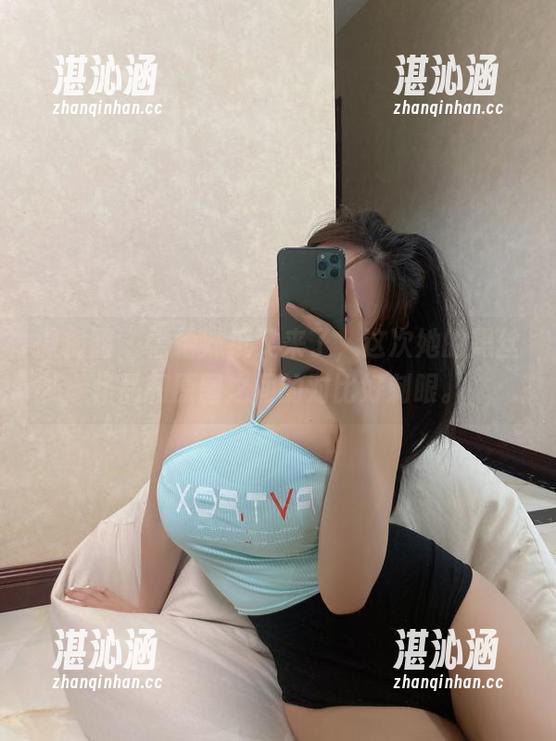 微密圈 - 雪怡妹纸又来了，这次她的黑丝作品和原图之间的对比好刺眼。