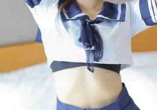 青豆客 – 高清写真，安沛蕾把短裙穿出了新高度，谁还需扶墙呢！