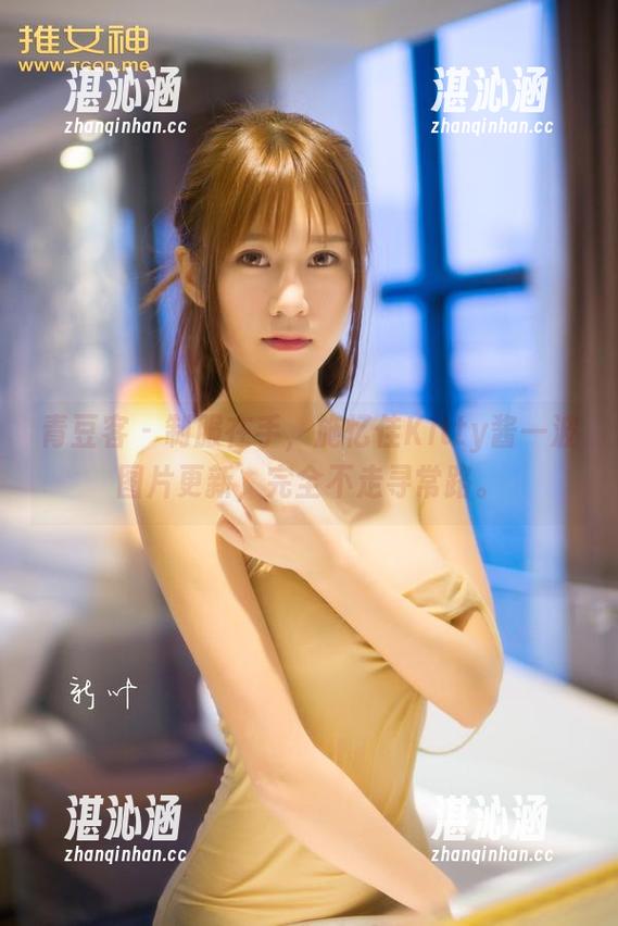青豆客-施忆佳Kitty酱 青豆客 - 制服在手,施忆佳Kitty酱一波图片更新,完全不走寻常路。