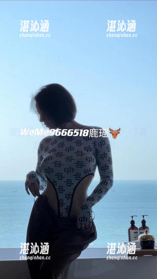 微密圈 - 鹿瑶的圣诞图包也太美了，下载这东西前得先考虑清楚啊。